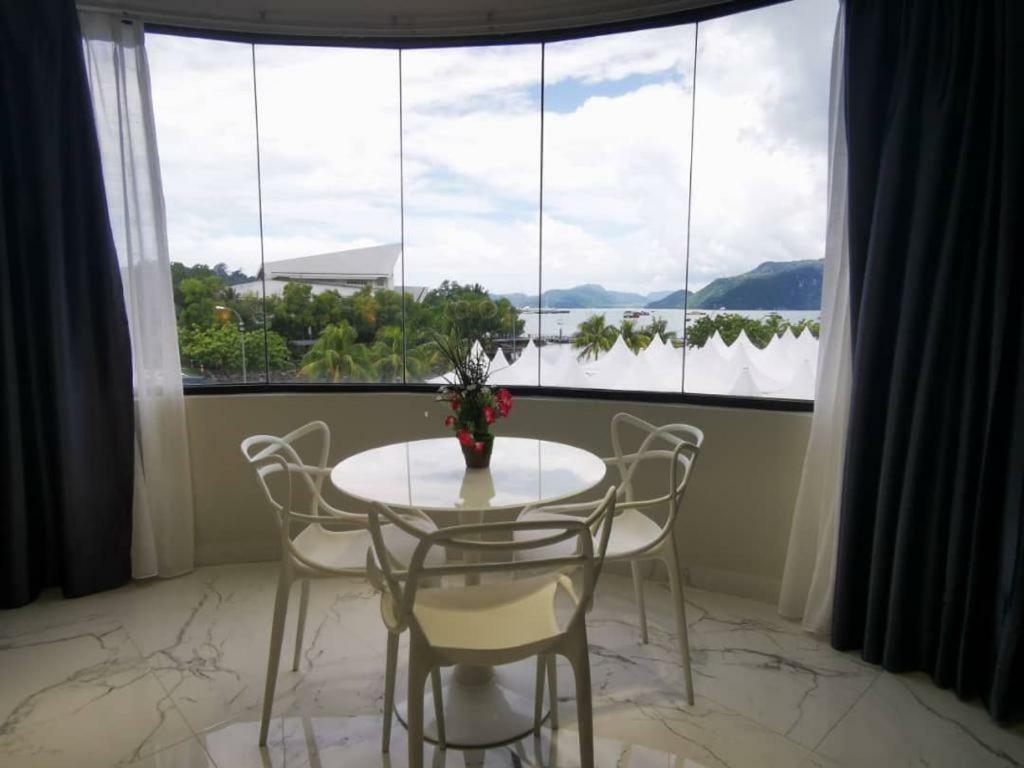 Shell Out Beach Club Suite Kuah Exterior foto